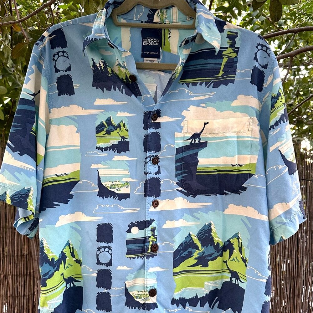 Reyn Spooner Disney Pixar The Good Dinosaur Hawaiian Shirt - Size Small